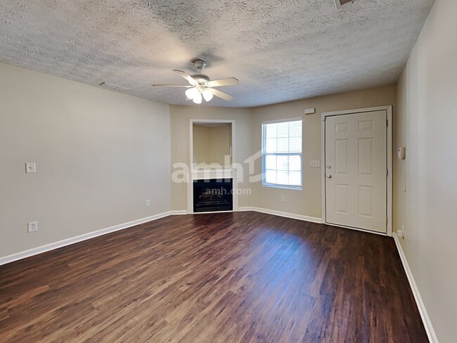 Foto del edificio - 1509 Locomotive Drive