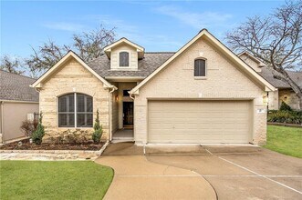 Building Photo - 27 Troon Dr