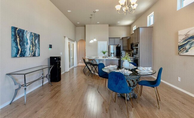 Foto del edificio - 5 Bed 4 Bath 3 Car Garage Home in Wolf Ran...
