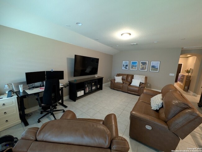 Foto del edificio - 7631 Pecos Rdg