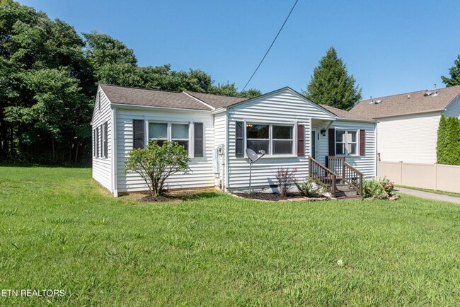 Building Photo - Maryville 37803 - 3 bedroom, 1 bath home -...