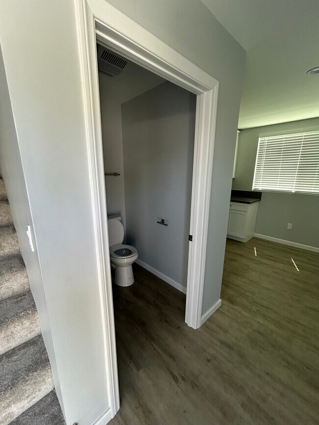 Foto del edificio - 8208 Lindley Ave