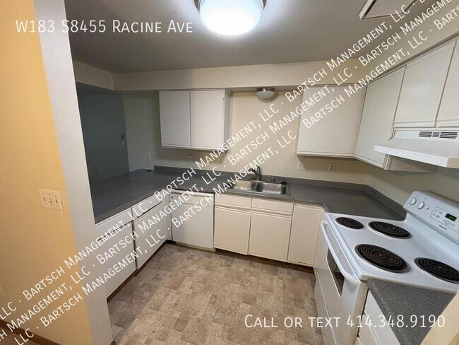 Foto del edificio - W183-S8455 Racine Ave