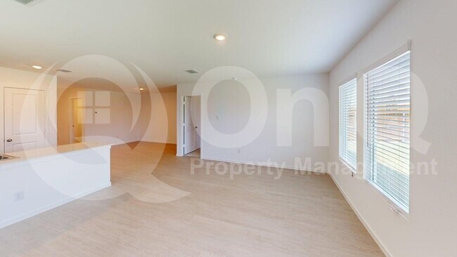 Foto del edificio - 1616 Baugh St
