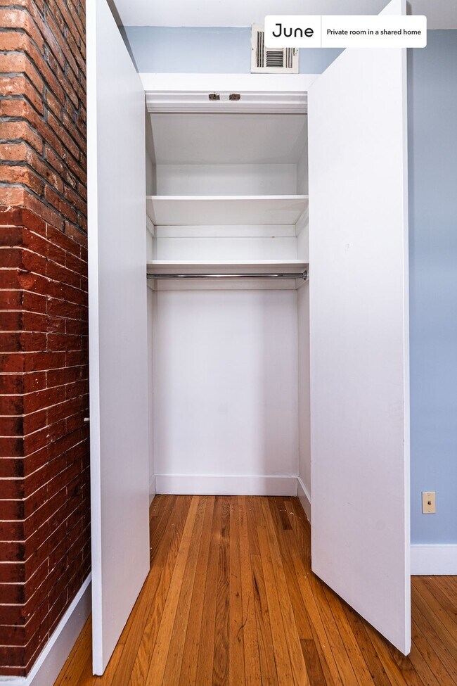 Building Photo - Room in Shared 3 bed/1 bath home in Bedford-Stuyvesant