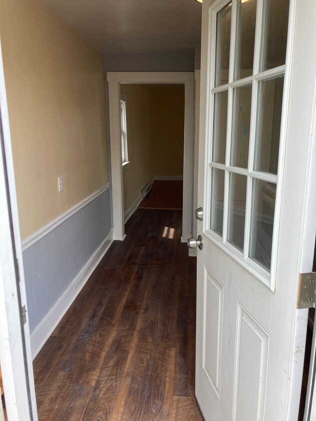 Foto principal - 240 W Hallam Ave