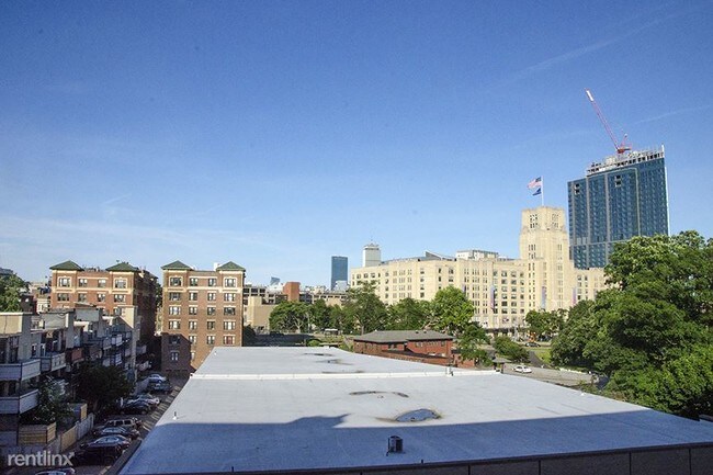 Building Photo - 86 Monmouth St