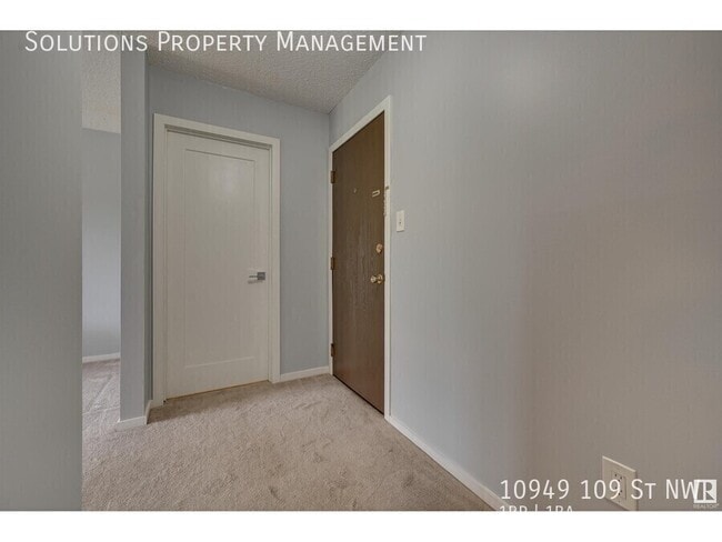Building Photo - Bright and Spacious 1 Bedroom Unit