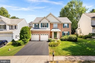 Building Photo - 46366 Hampshire Station Dr