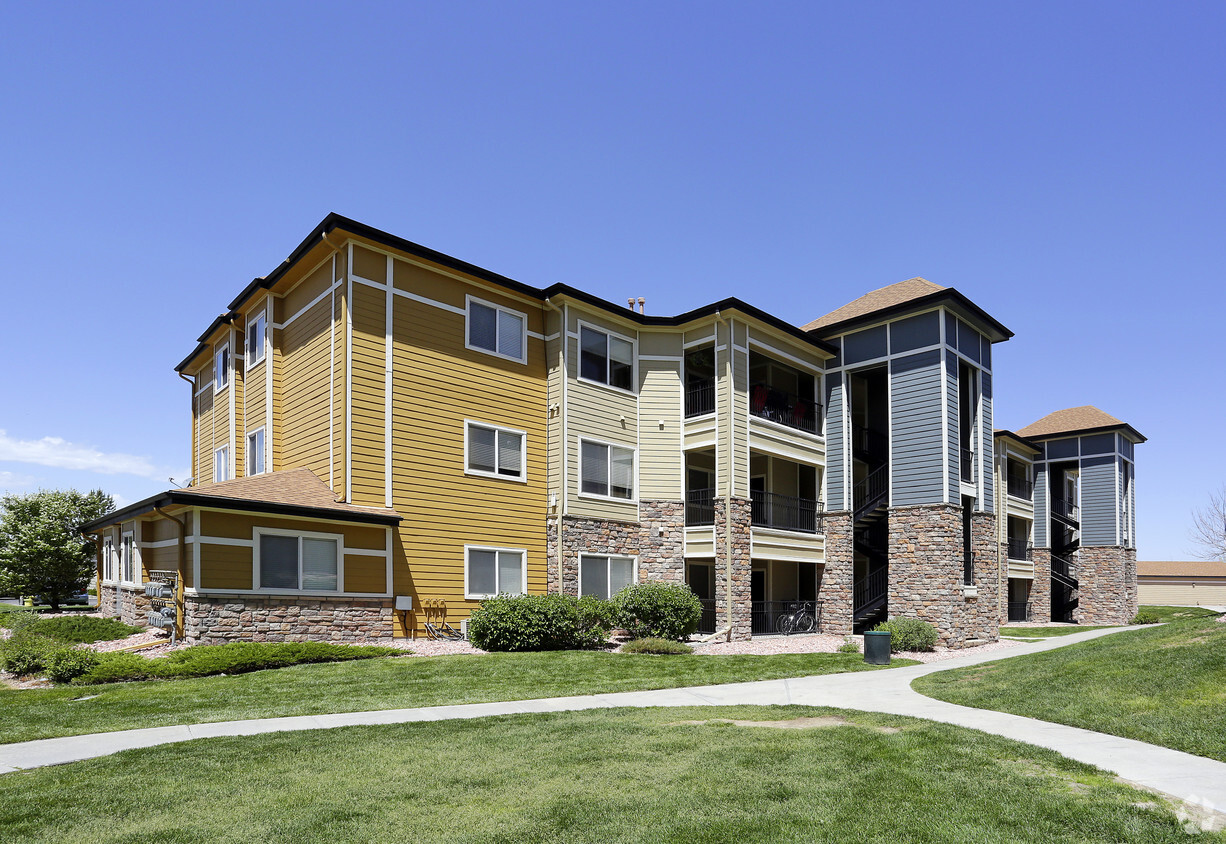 the-fletcher-southlands-apartments-aurora-co-apartments