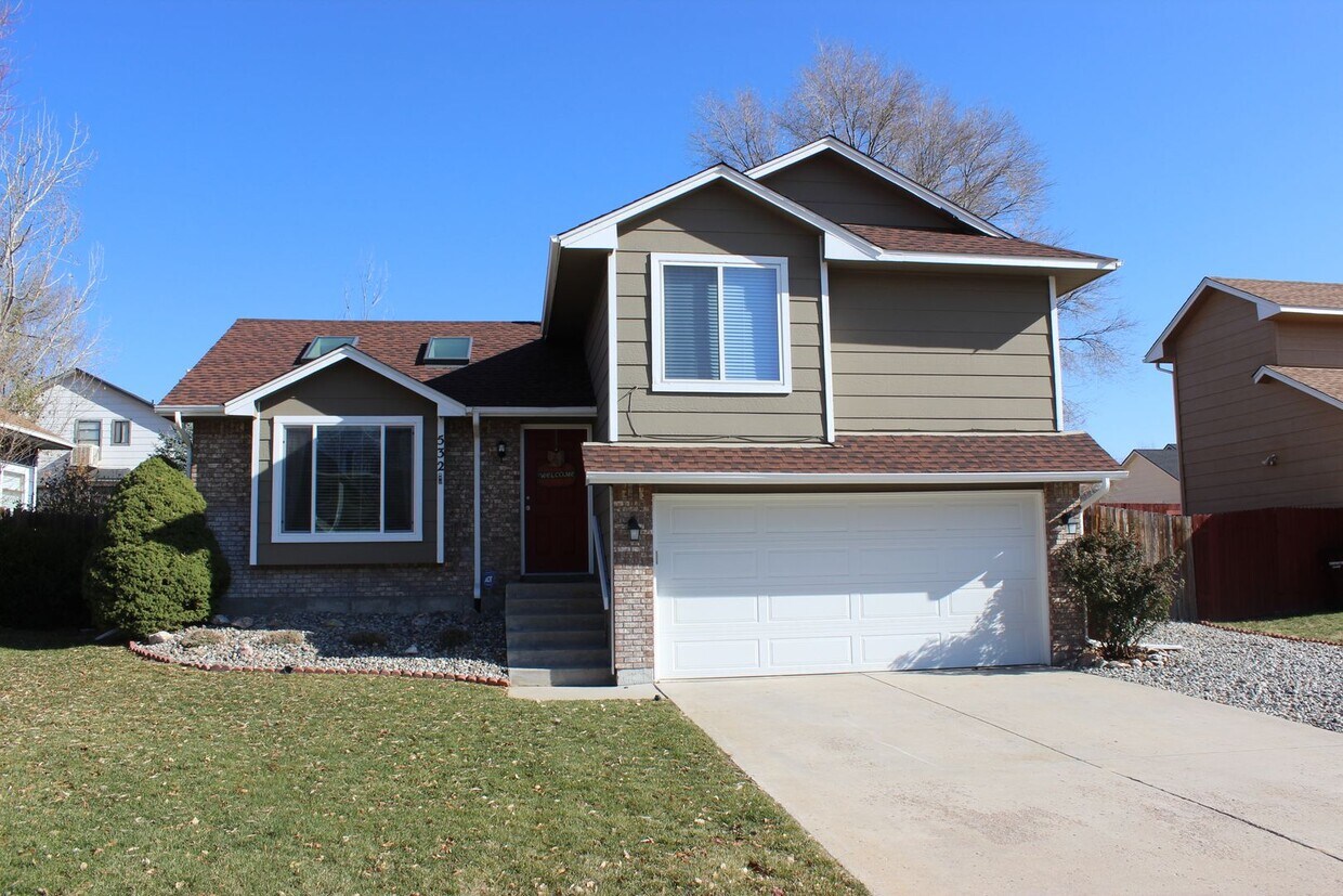 Foto principal - 3 BEDROOM HOME IN WIDEFIELD!!