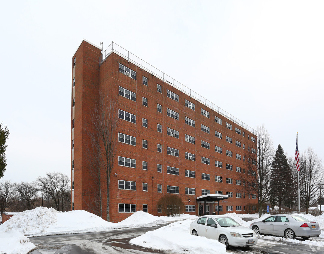 Primary Photo - Colonial Apartments I & II