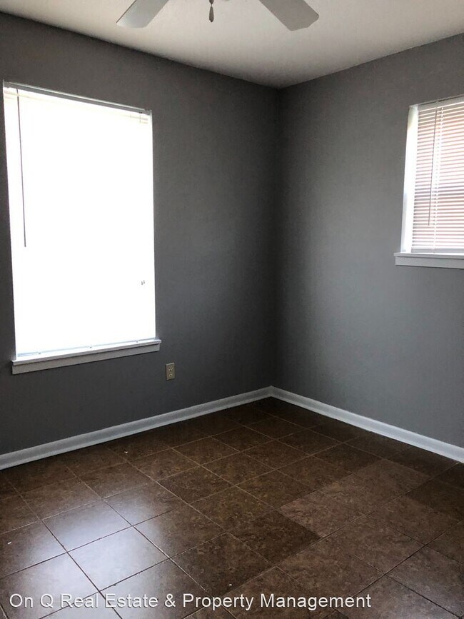 Building Photo - 3 br, 1.5 bath House - 215 Delta