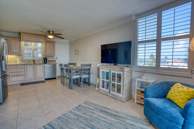 Foto del edificio - 5900 Bonita Beach Rd SW
