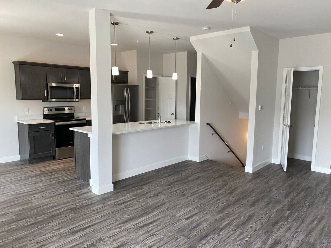 DeForest Townhomes Apartment for Rent in DeForest, WI