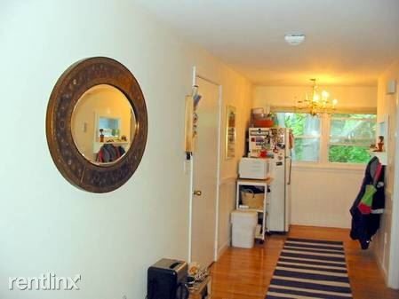 Building Photo - 1 br, 1 bath Apartment - 8 Denns Pl