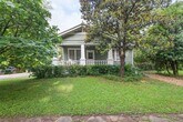 Foto principal - Charming 1920's Bungalow w/ Modern Upgrade...