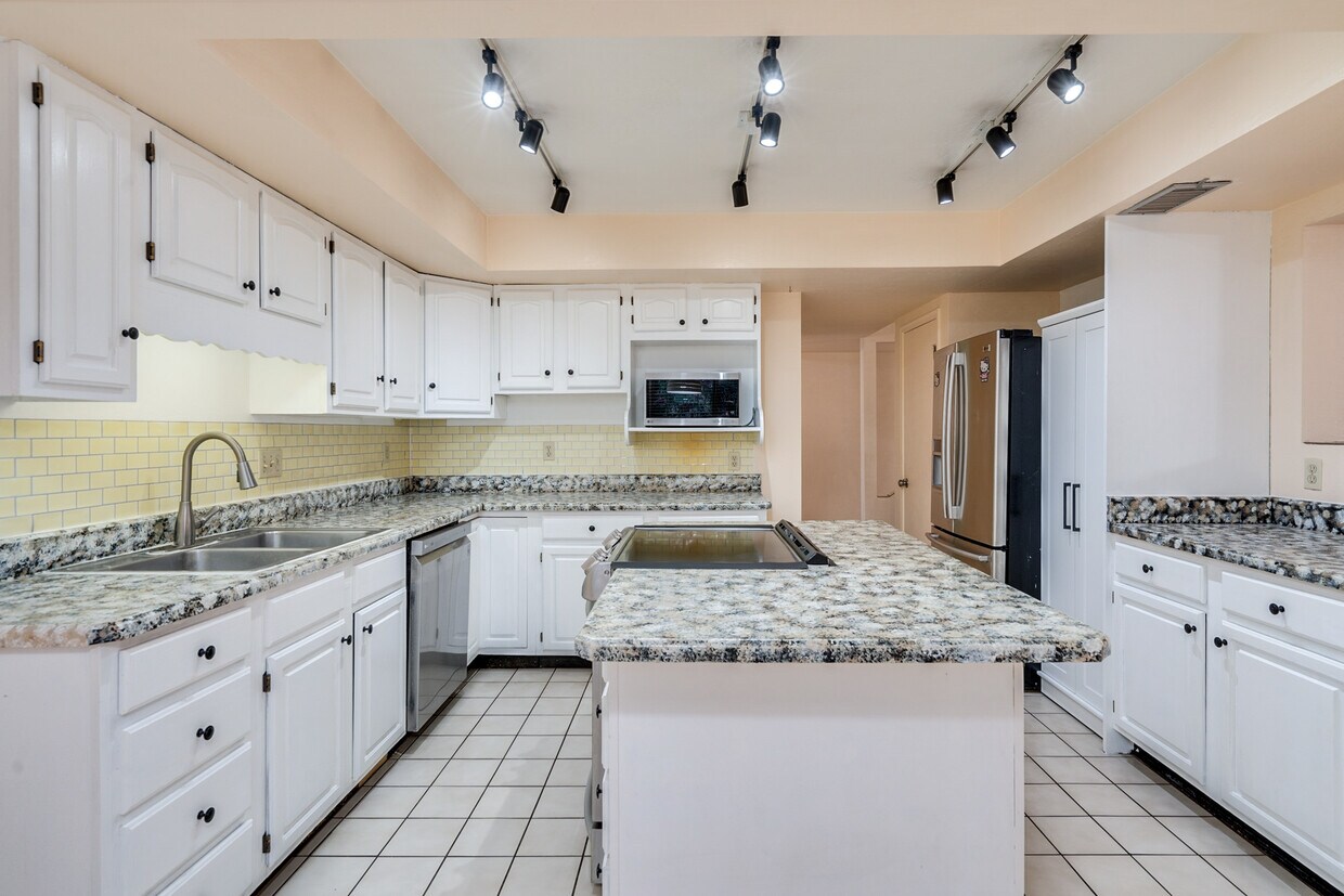 kitchen - 8449 E Agape Dr