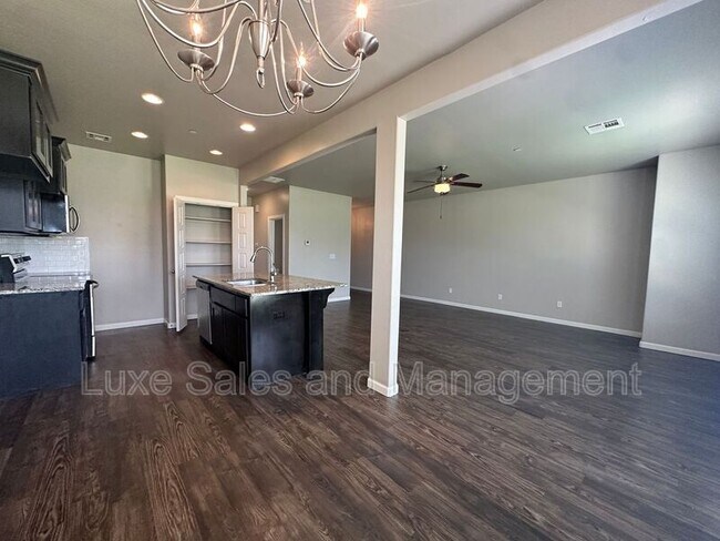 Foto del edificio - 731 SW 14th St