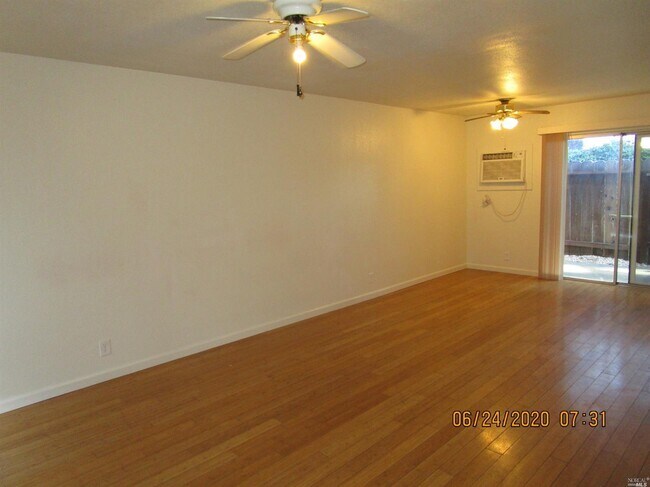 Building Photo - 39 El Basset Ct
