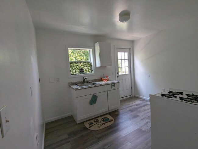 Building Photo - 3612 Brooklyn Ave