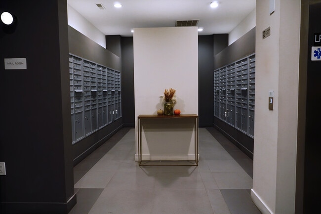 Mail room - SOLO on Chestnut - 4233