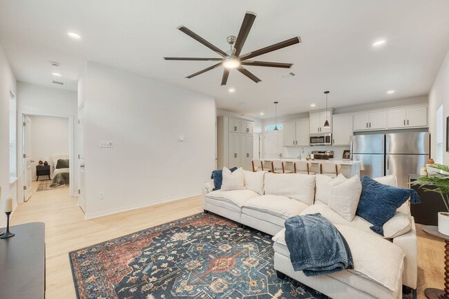 Foto del edificio - Brand New 6 Bed, 6.5 Bath, 3 Story Townhomes w/ Bonus Room & Balcony!