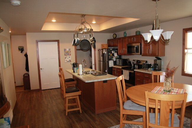 Foto del edificio - 2411 Welhouse Dr