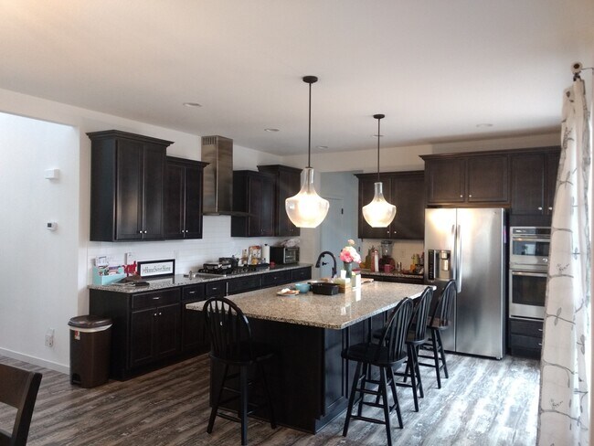 Foto del edificio - Sharp 4 bed/3 bath newly built home in Erie