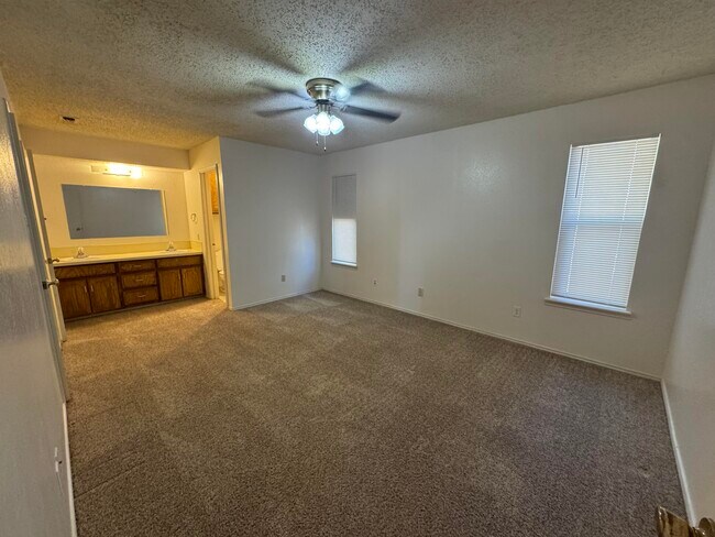 Foto del edificio - 11 Wagnon Dr