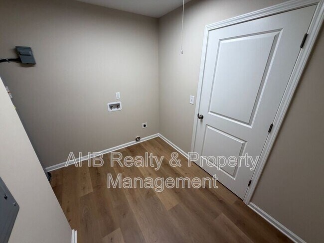 Building Photo - 515 Maryland Ave