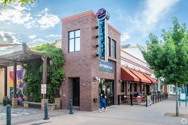 Fun restaurants, bars, and stores await you in Mesquite Historic District.