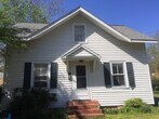 Primary Photo - Adorable 2 bedroom cottage in Colonial Wil...