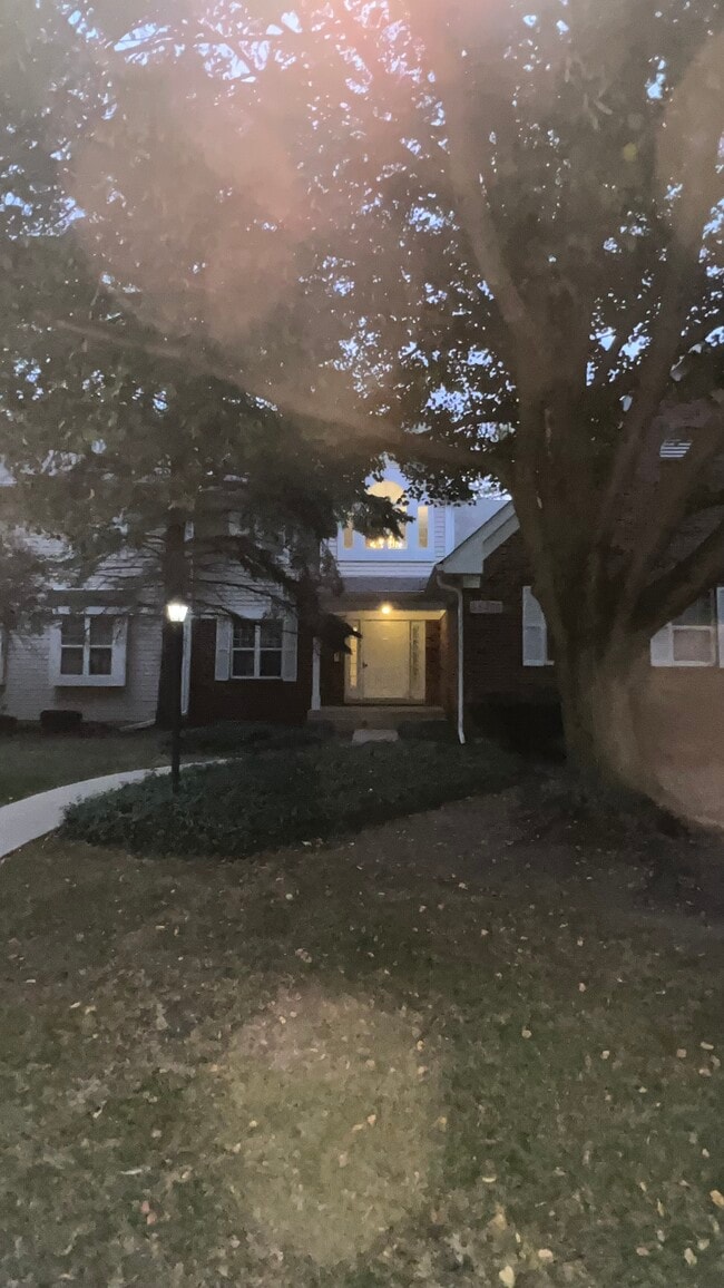 Building Photo - 475 Scots Dr
