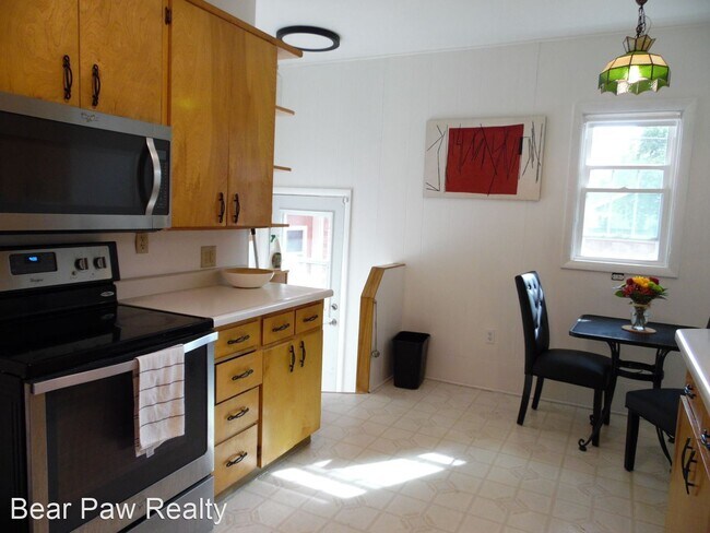 Building Photo - 3 br, 2 bath House - 3111 Thomes Ave