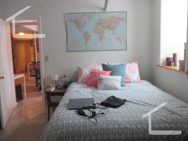 Foto del edificio - Brighton 3 bed 2 bath - Available 6/1 (NO FEE)