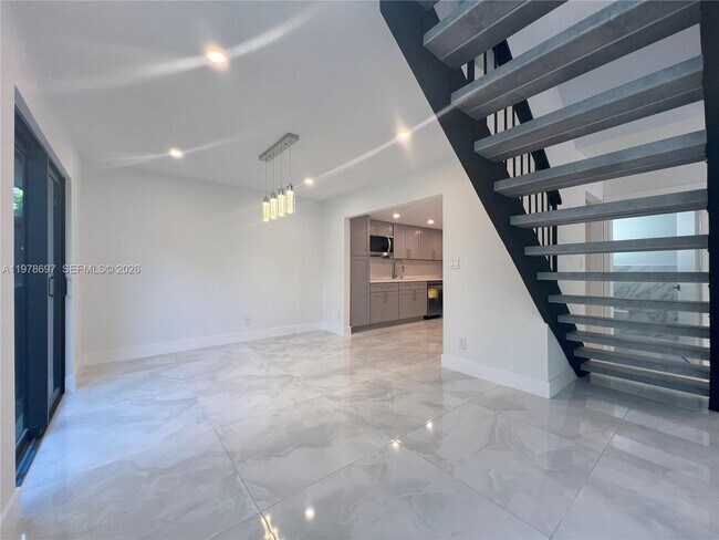 Building Photo - 6435 SW 116th Pl