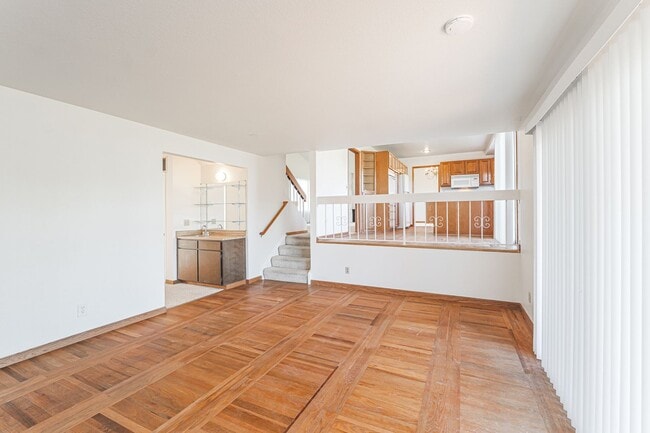 Building Photo - PURE Property Management presents: Beautiful 4 Bedroom Home Near Foxtail Golf Course!