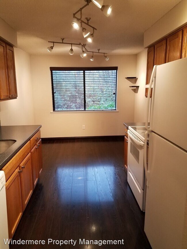 Foto del edificio - 3570 Narrows View Ln NE