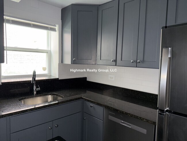 Foto del edificio - 2754 W North Shore Ave