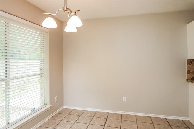 Building Photo - 3332 Jessica Ct