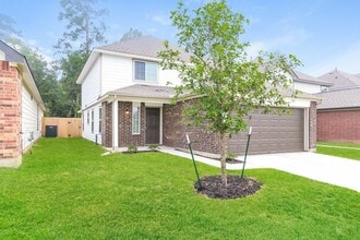 Building Photo - 2161 Middle Rdg Dr