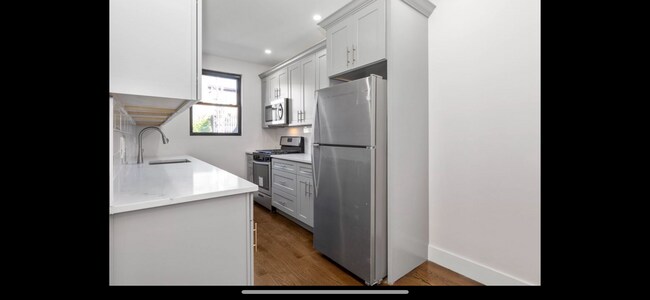 Building Photo - 2452 33rd St
