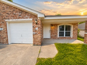 Building Photo - 320 Jeff Gordon Dr