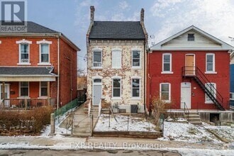 Building Photo - 125 Cathcart St