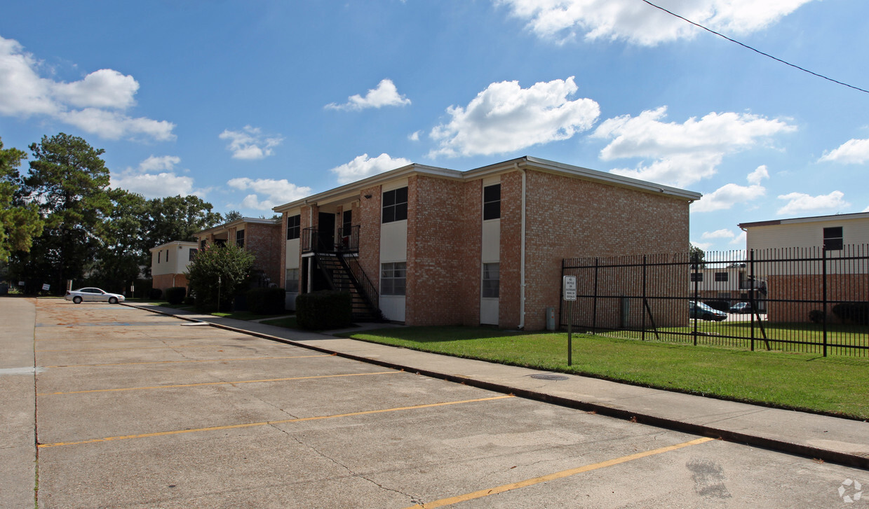 Building Photo - Himbola Manor Apartments