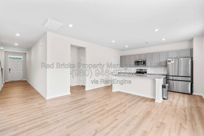 Building Photo - 3432 Bluff Hill Lane