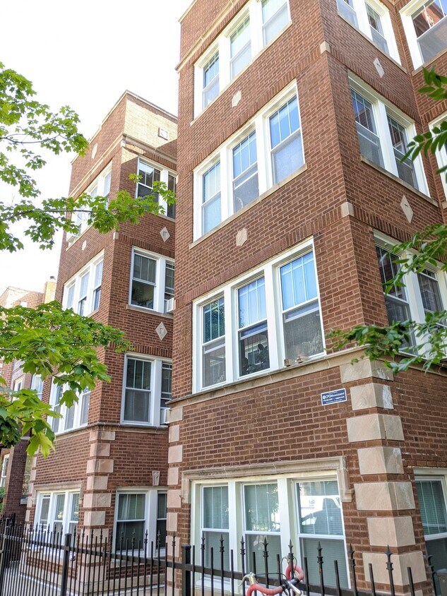 Primary Photo - 2637 N Talman Ave