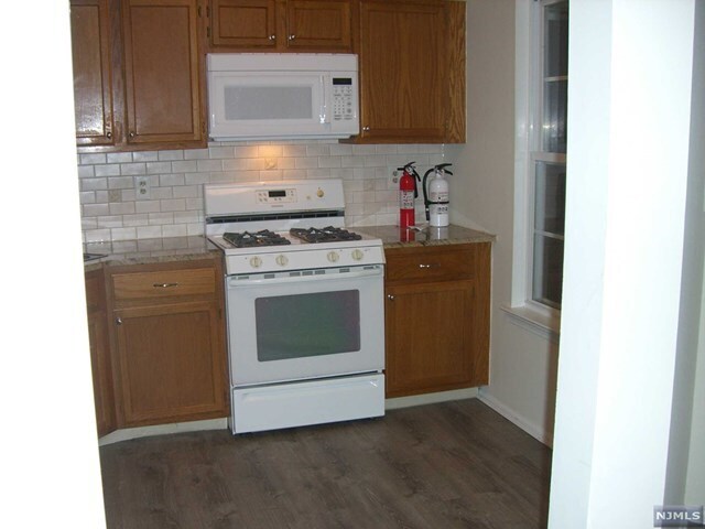 Building Photo - 1303 Paddington Rd