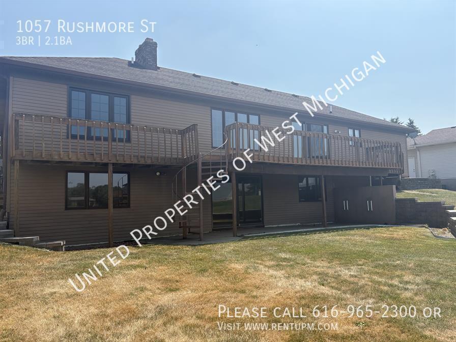 Building Photo - 1057 Rushmore St